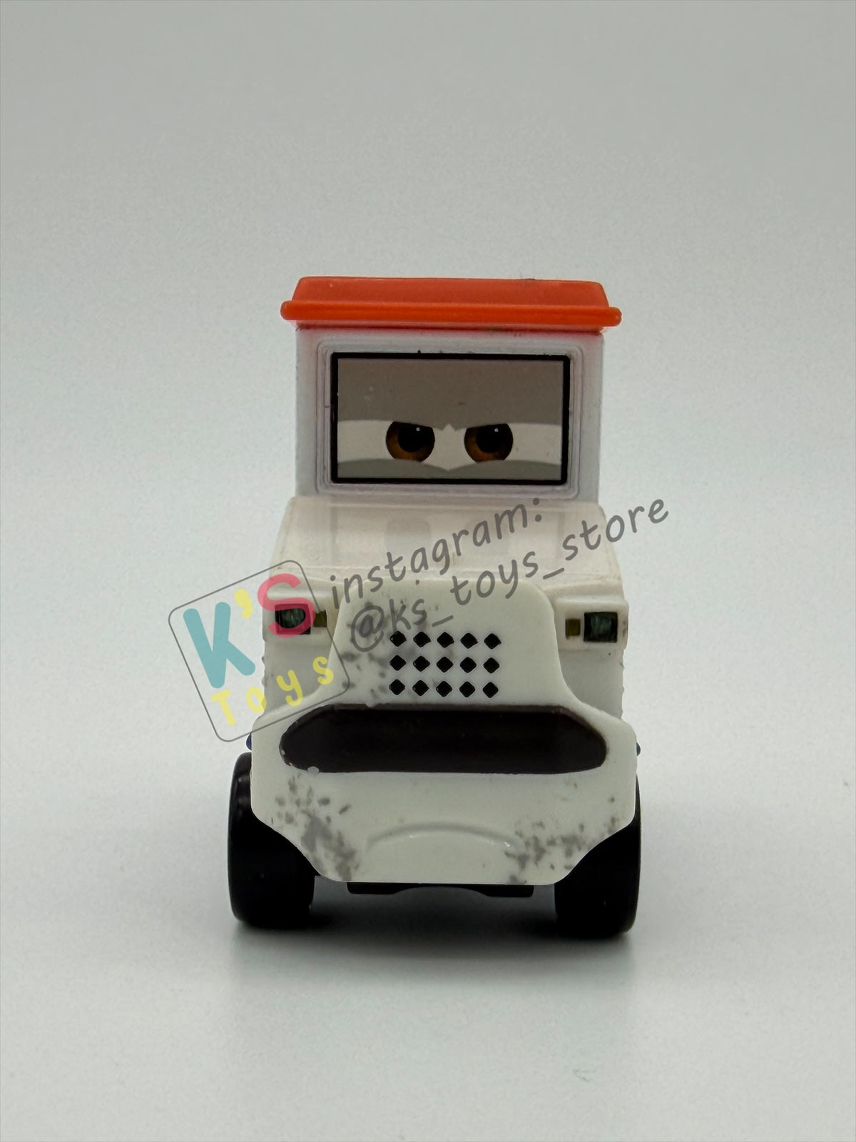 PRE-OWNED / LOOSE DISNEY PIXAR CARS - "M. FENDERICKSON" YE LEFT TURN IN SERIES - NEAR MINT CONDITION - READ DESCRIPTION!!!!!!