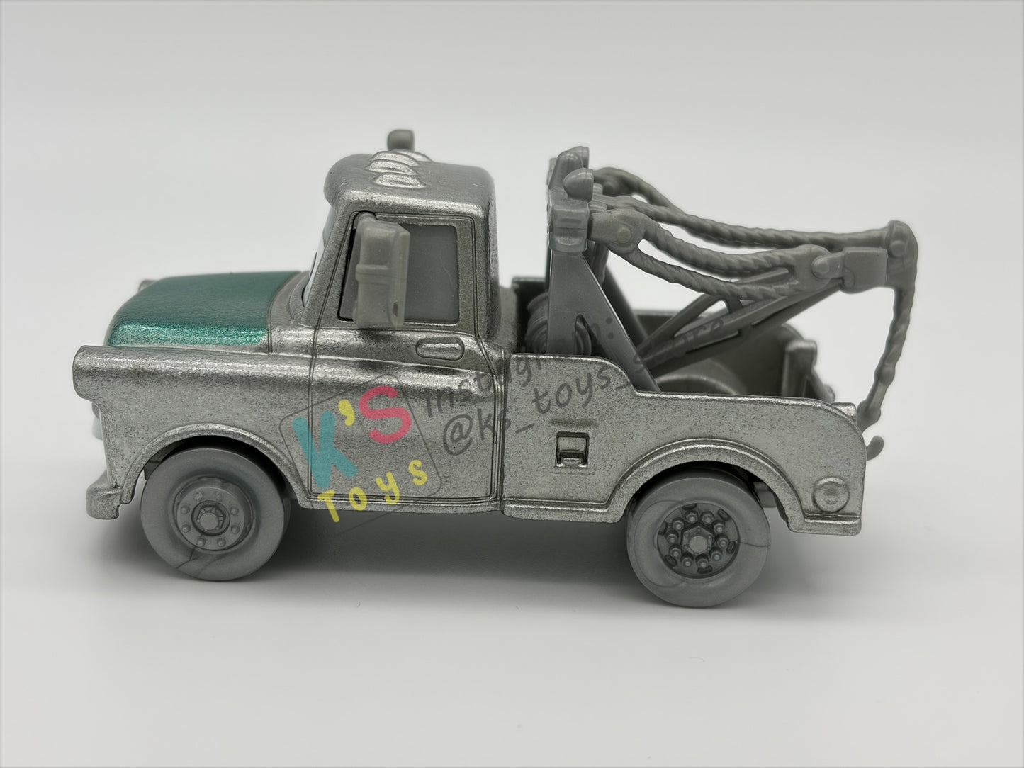 PRE-OWNED / LOOSE DISNEY PIXAR CARS 1:55 BY MATTEL - "DISNEY 100 YEAR SILVER MATER" - GOOD CONDITION