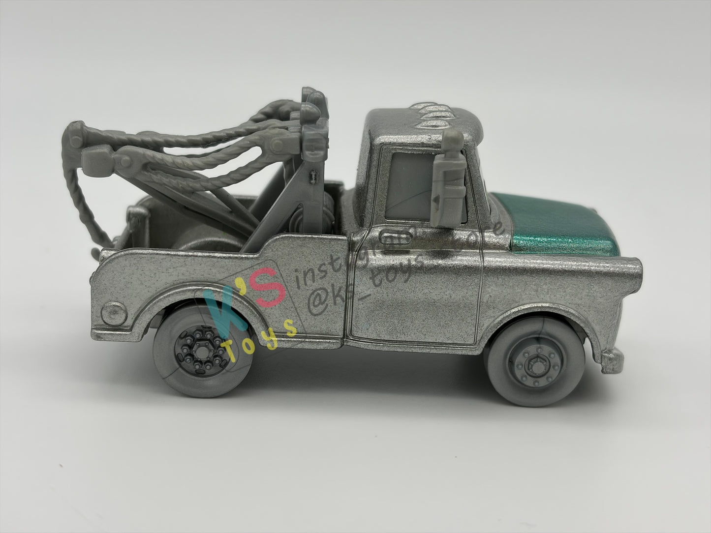 PRE-OWNED / LOOSE DISNEY PIXAR CARS 1:55 BY MATTEL - "DISNEY 100 YEAR SILVER MATER" - GOOD CONDITION
