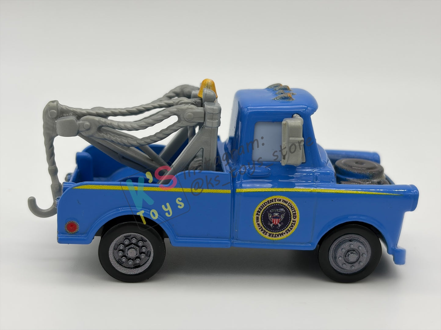 PRE-OWNED / LOOSE DISNEY PIXAR CARS 1:55 BY MATTEL - "PRESIDENT MATER" - NEAR MINT CONDITION