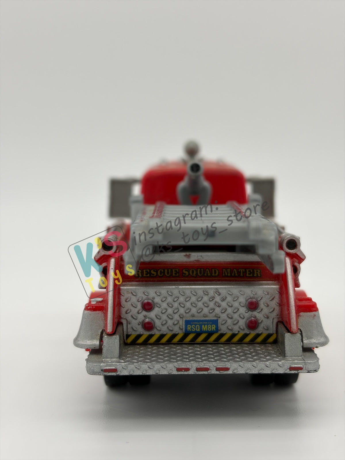PRE-OWNED / LOOSE DISNEY PIXAR CARS - "RESCUE SQUAD MATER" - RESCUE SQUAD MATER SERIES - NEAR MINT CONDITION READ DESCRIPTION!!