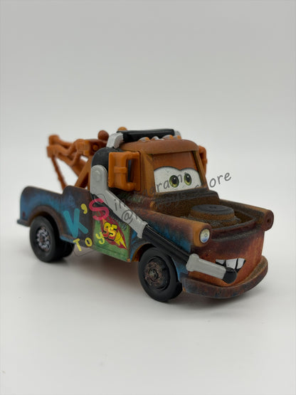 PRE-OWNED / LOOSE DISNEY PIXAR CARS 1:55 BY MATTEL - "PIT CREW MATER" - NEAR MINT CONDITION