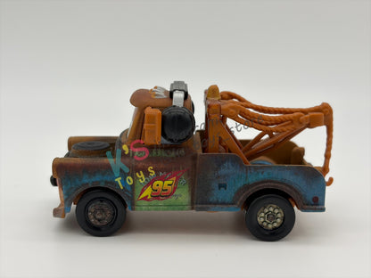 PRE-OWNED / LOOSE DISNEY PIXAR CARS 1:55 BY MATTEL - "PIT CREW MATER" - NEAR MINT CONDITION