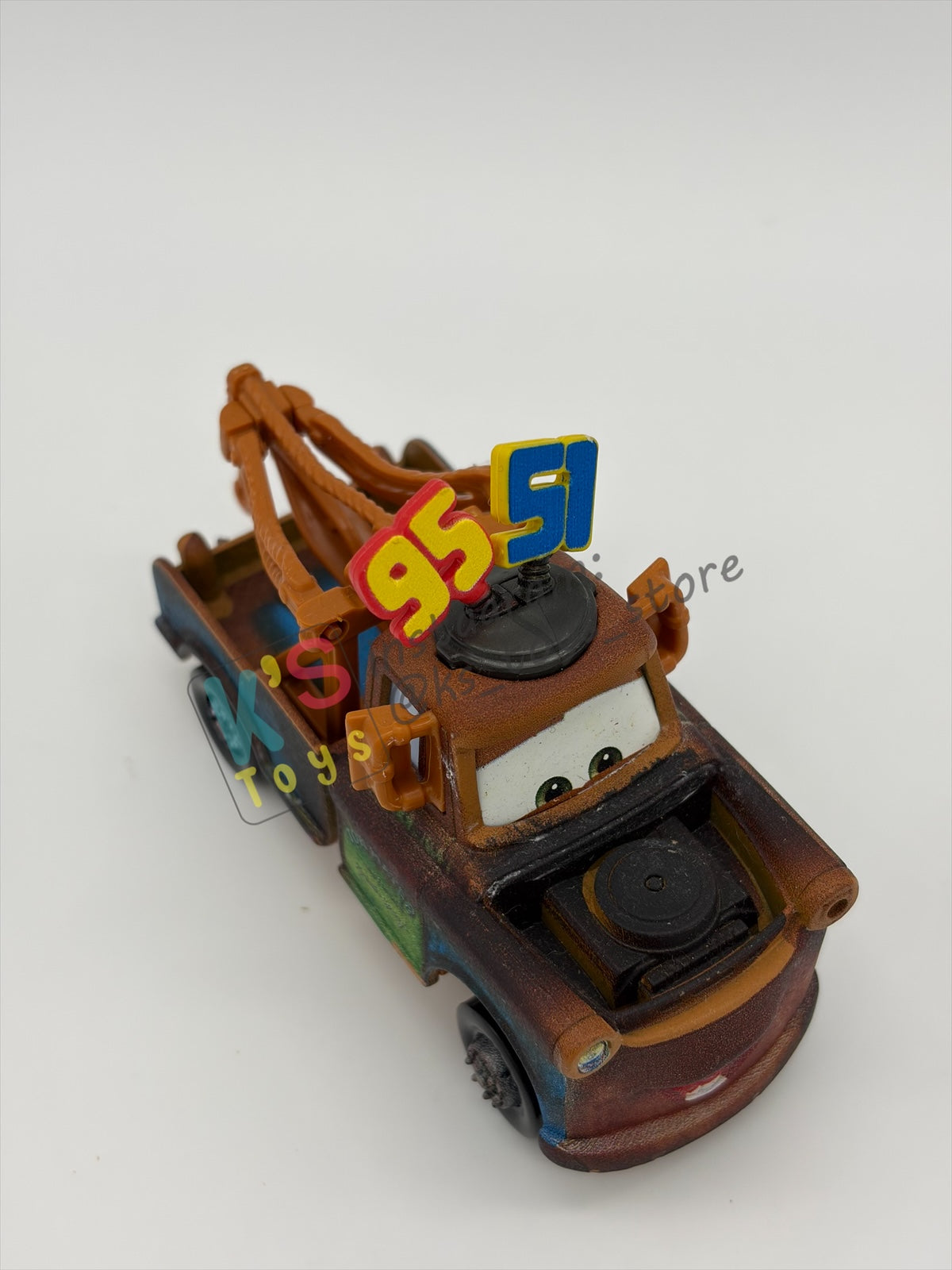 PRE-OWNED / LOOSE DISNEY PIXAR CARS 1:55 BY MATTEL - "TTEAM 95 AND 51 MATER" - NEAR MINT CONDITION