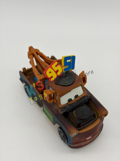 PRE-OWNED / LOOSE DISNEY PIXAR CARS 1:55 BY MATTEL - "TTEAM 95 AND 51 MATER" - NEAR MINT CONDITION
