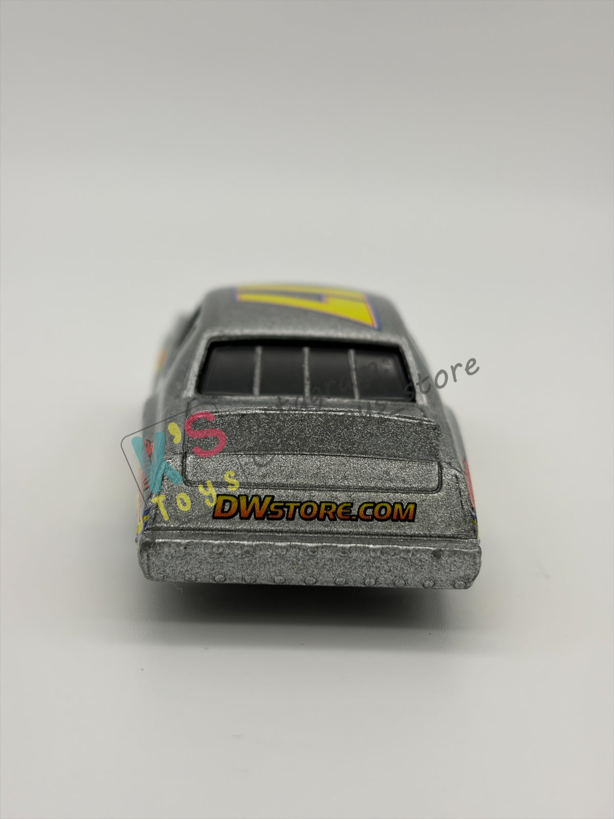 PRE-OWNED / LOOSE DISNEY PIXAR CARS BY MATTEL - "DARRELL CARTRIP” - CARS 3 SERIES - GOOD CONDITION - READ DESCRIPTION!!!!!!!!!!!