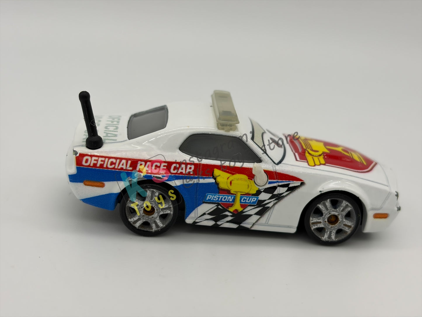PRE-OWNED / LOOSE DISNEY PIXAR CARS BY MATTEL - "PAT TRAXSON" - CARS 3 SERIES - PLAYED CONDITION - READ DESCRIPTION!!!!!!!!!!!