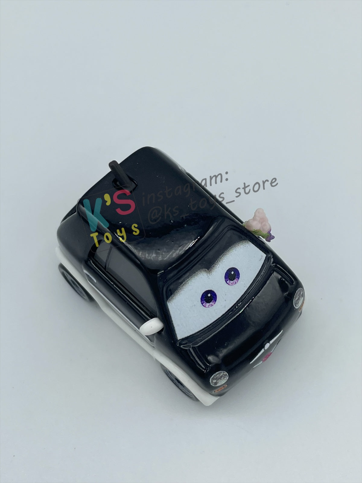 PRE-OWNED / LOOSE DISNEY PIXAR CARS 1:55 BY MATTEL - "MATEO" CARS ON THE ROAD GETTIN' HITCHED - MINT CONDITION