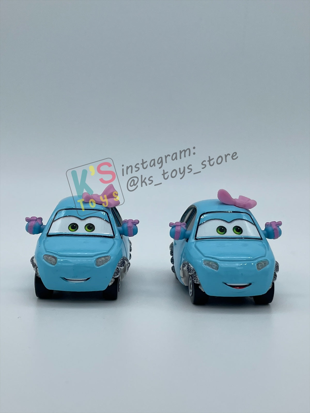 PRE-OWNED / LOOSE DISNEY PIXAR CARS 1:55 BY MATTEL - "LOUISE & LISA" CARS ON THE ROAD LIGHTS OUT - MINT CONDITION