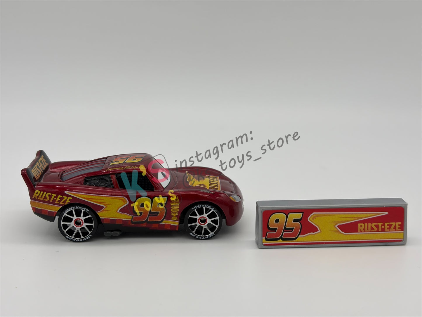PRE-OWNED / LOOSE DISNEY PIXAR CARS 1:55 BY MATTEL - "NASCAR LIGHTNING MCQUEEN METALLIC" NASCAR SERIES - NEAR MINT CONDITION