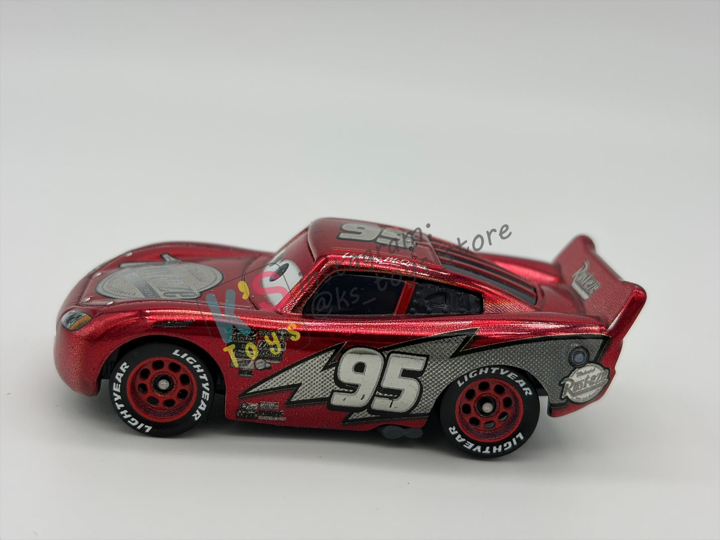 PRE-OWNED / LOOSE DISNEY PIXAR CARS 1:55 BY MATTEL - "RED RACING LIGHTNING MCQUEEN" RACING RED SERIES - NEAR MINT CONDITION