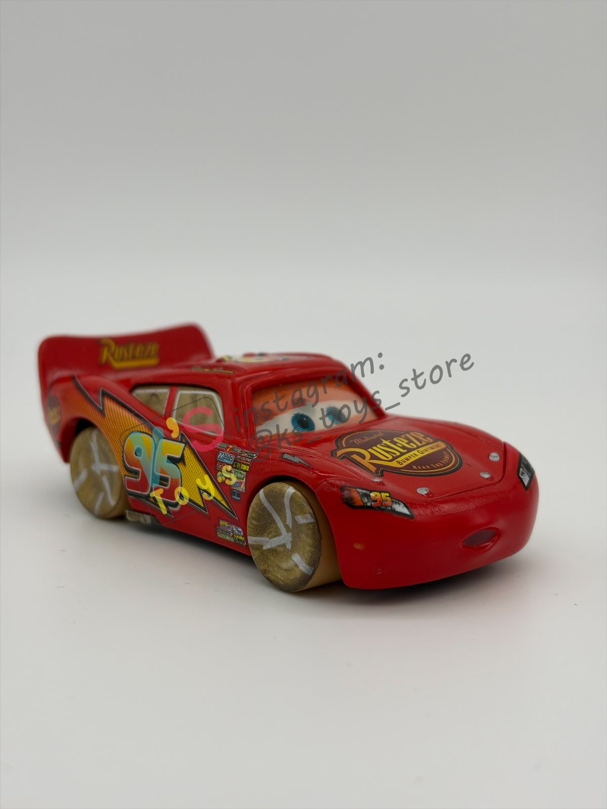 PRE-OWNED / LOOSE DISNEY PIXAR CARS 1:55 BY MATTEL - "PAINT MASK LIGHTNING MCQUEEN" LENTICULAR EYES SERIES - NEAR MINT CONDITION