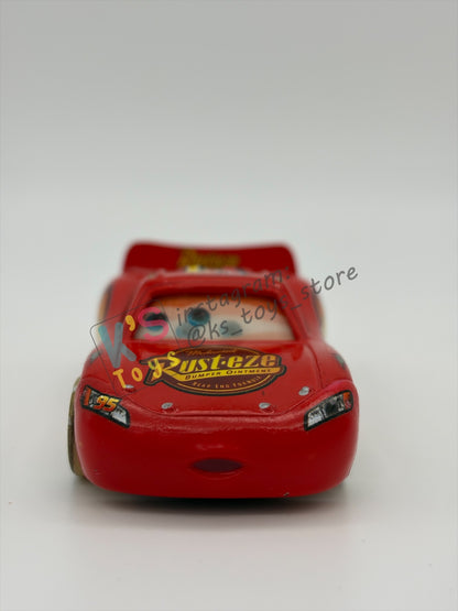 PRE-OWNED / LOOSE DISNEY PIXAR CARS 1:55 BY MATTEL - "PAINT MASK LIGHTNING MCQUEEN" LENTICULAR EYES SERIES - NEAR MINT CONDITION