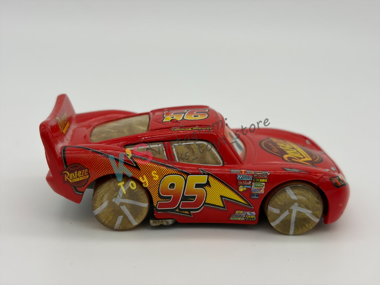 PRE-OWNED / LOOSE DISNEY PIXAR CARS 1:55 BY MATTEL - "PAINT MASK LIGHTNING MCQUEEN" LENTICULAR EYES SERIES - NEAR MINT CONDITION