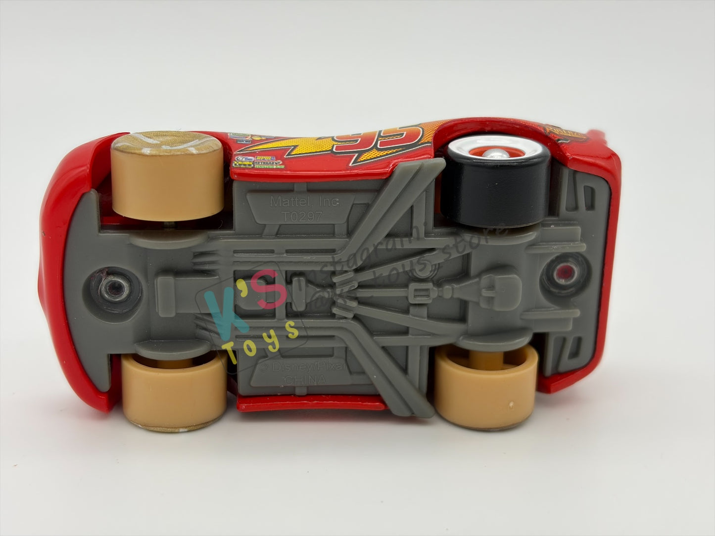 PRE-OWNED / LOOSE DISNEY PIXAR CARS 1:55 BY MATTEL - "PAINT MASK LIGHTNING MCQUEEN" LENTICULAR EYES SERIES - NEAR MINT CONDITION
