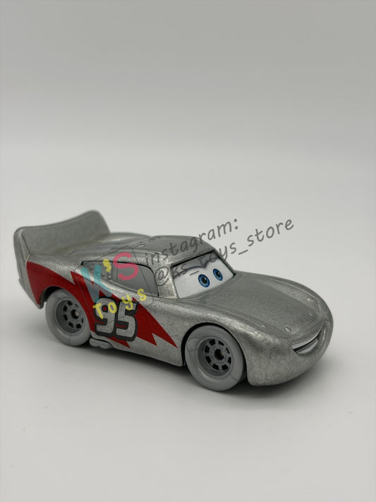 PRE-OWNED / LOOSE DISNEY PIXAR CARS 1:55 BY MATTEL - "DISNEY 100 YEAR SILVER LIGHTNING MCQUEEN" DISNEY 100 YEAR ANNIVERSARY SERIES - NEAR MINT CONDITION