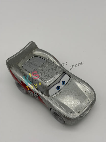 PRE-OWNED / LOOSE DISNEY PIXAR CARS 1:55 BY MATTEL - "DISNEY 100 YEAR SILVER LIGHTNING MCQUEEN" DISNEY 100 YEAR ANNIVERSARY SERIES - NEAR MINT CONDITION