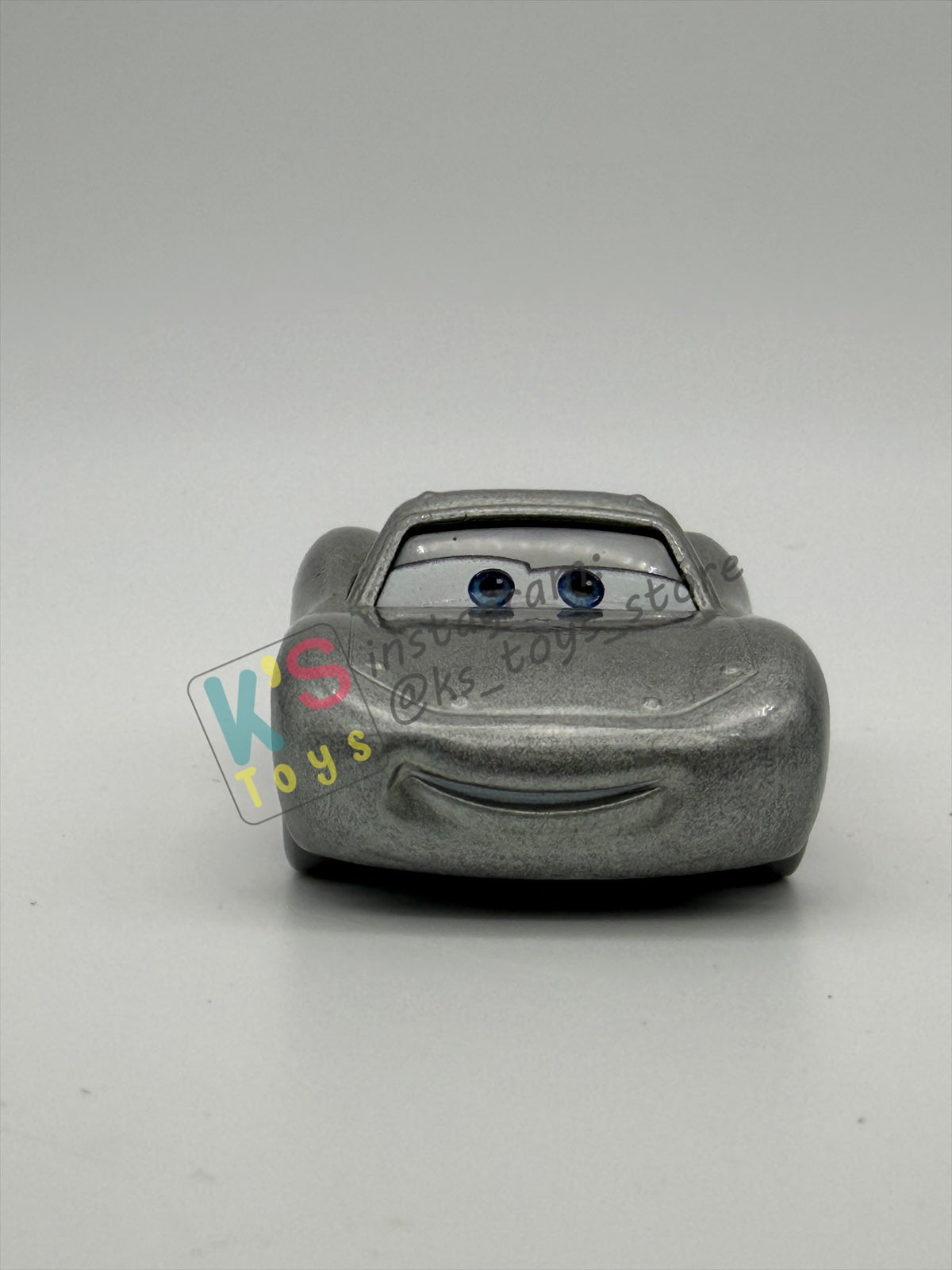 PRE-OWNED / LOOSE DISNEY PIXAR CARS 1:55 BY MATTEL - "DISNEY 100 YEAR  CRUISING LIGHTNING MQUEEN SILVER" DISNEY 100 YEAR ANNIVERSARY SERIES - NEAR MINT CONDITION
