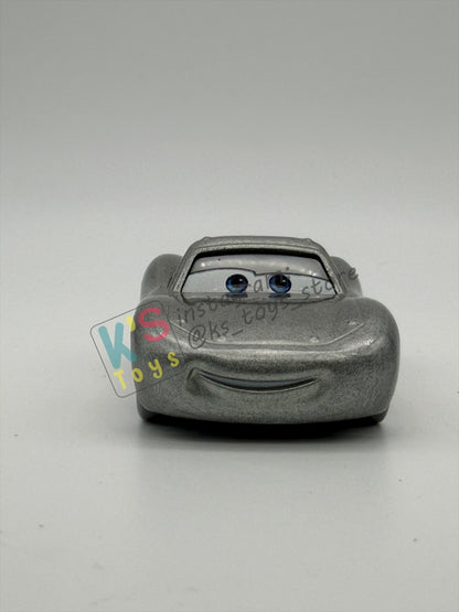 PRE-OWNED / LOOSE DISNEY PIXAR CARS 1:55 BY MATTEL - "DISNEY 100 YEAR  CRUISING LIGHTNING MQUEEN SILVER" DISNEY 100 YEAR ANNIVERSARY SERIES - NEAR MINT CONDITION