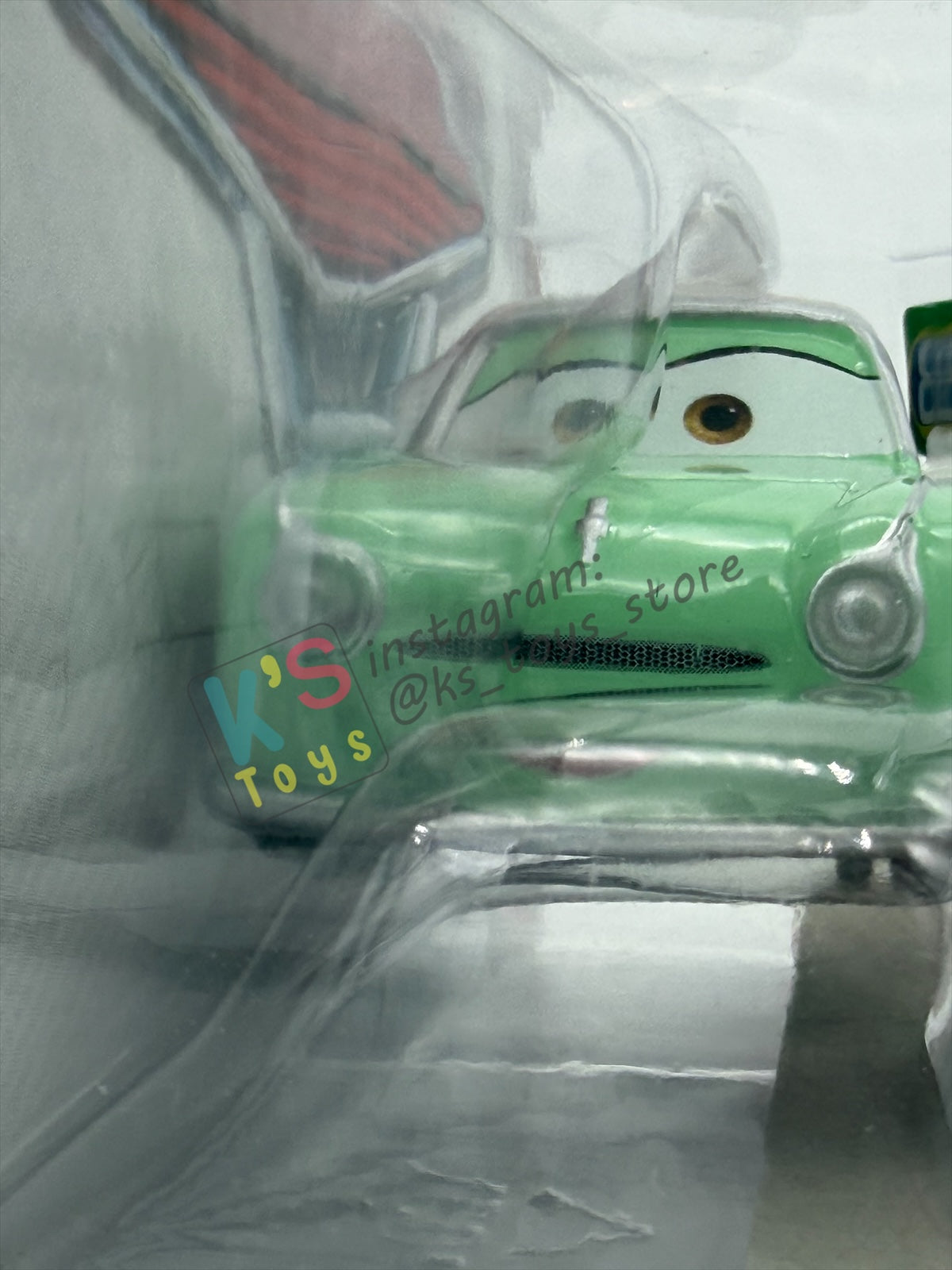 DISNEY PIXAR CARS BY MATTEL, DENISE BEAM (UNIBODY) - RACE FANS SERIES - BNIP