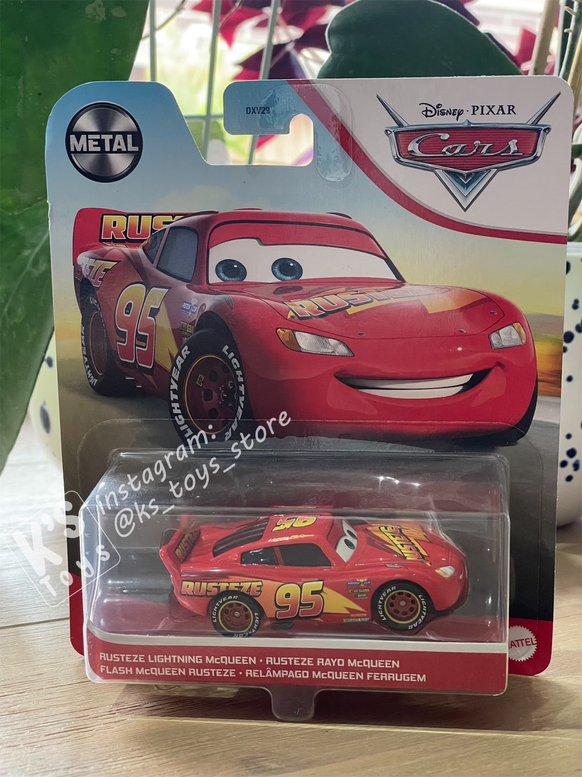 DISNEY PIXAR CARS "RUSTEZE LIGHTNING MCQUEEN" - BNIP