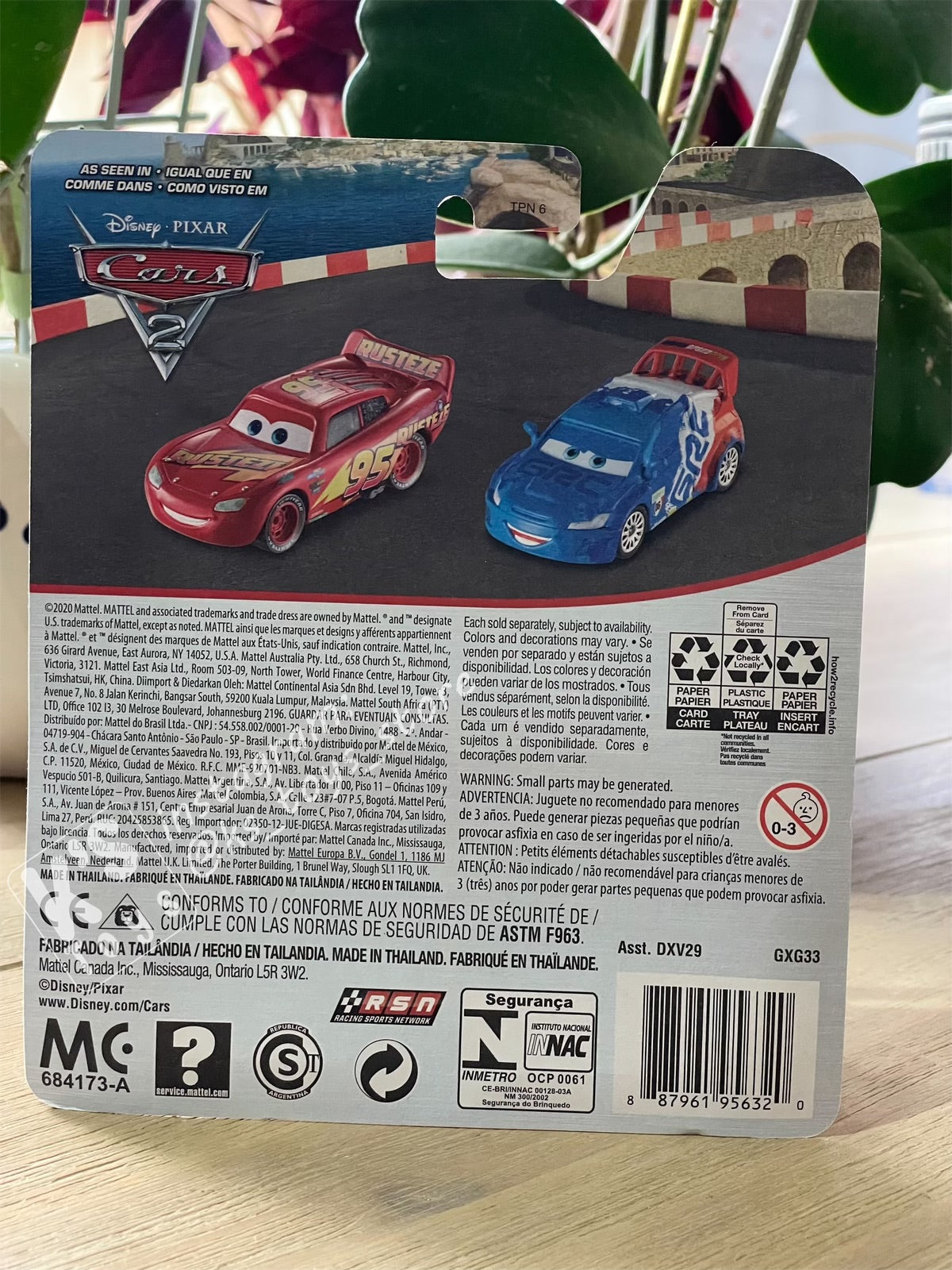 DISNEY PIXAR CARS "RUSTEZE LIGHTNING MCQUEEN" - BNIP