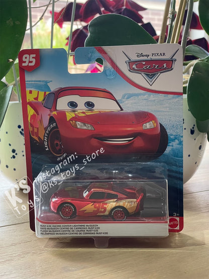 DISNEY PIXAR CARS "RUSTEZE RACING CENTER LIGHTNING MCQUEEN" - BNIP