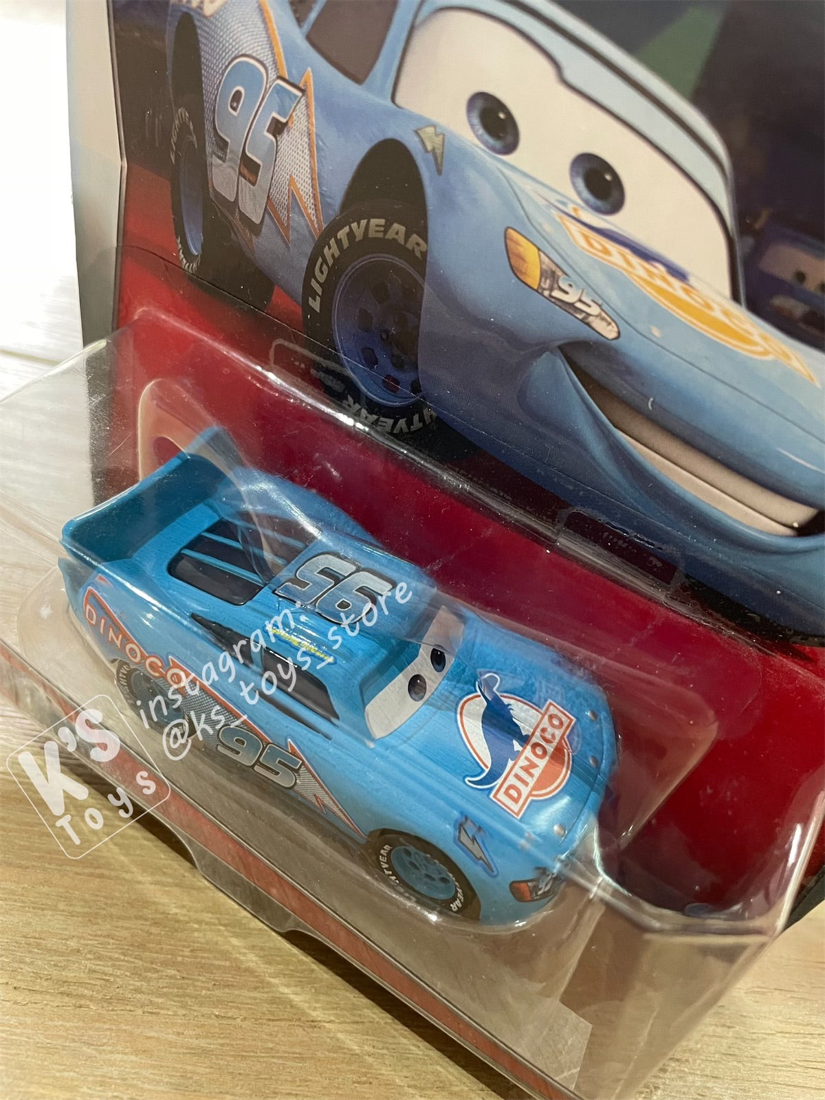 DISNEY PIXAR CARS "DINOCO LIGHTNING MCQUEEN" DINOCO 400 - BNIP