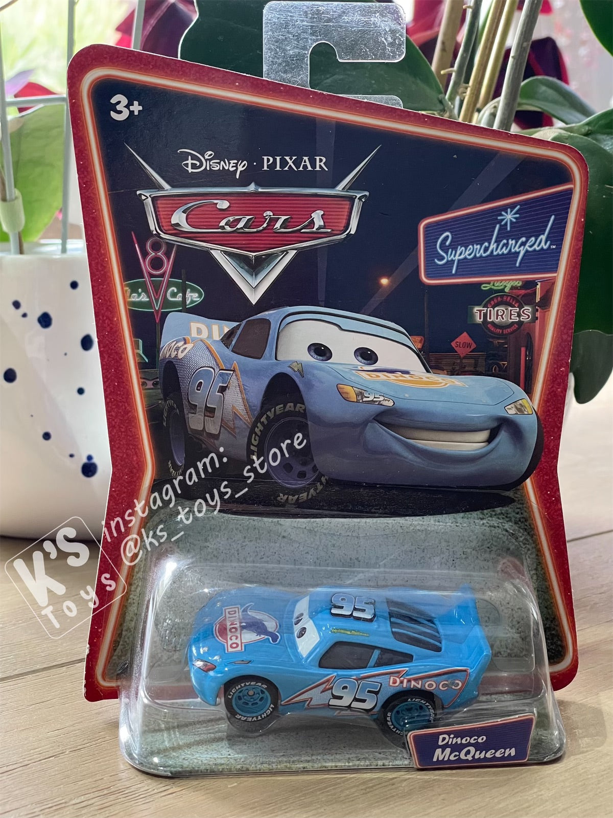 DISNEY PIXAR CARS "DINOCO LIGHTNING MCQUEEN" SUPERCHARGED - BNIP