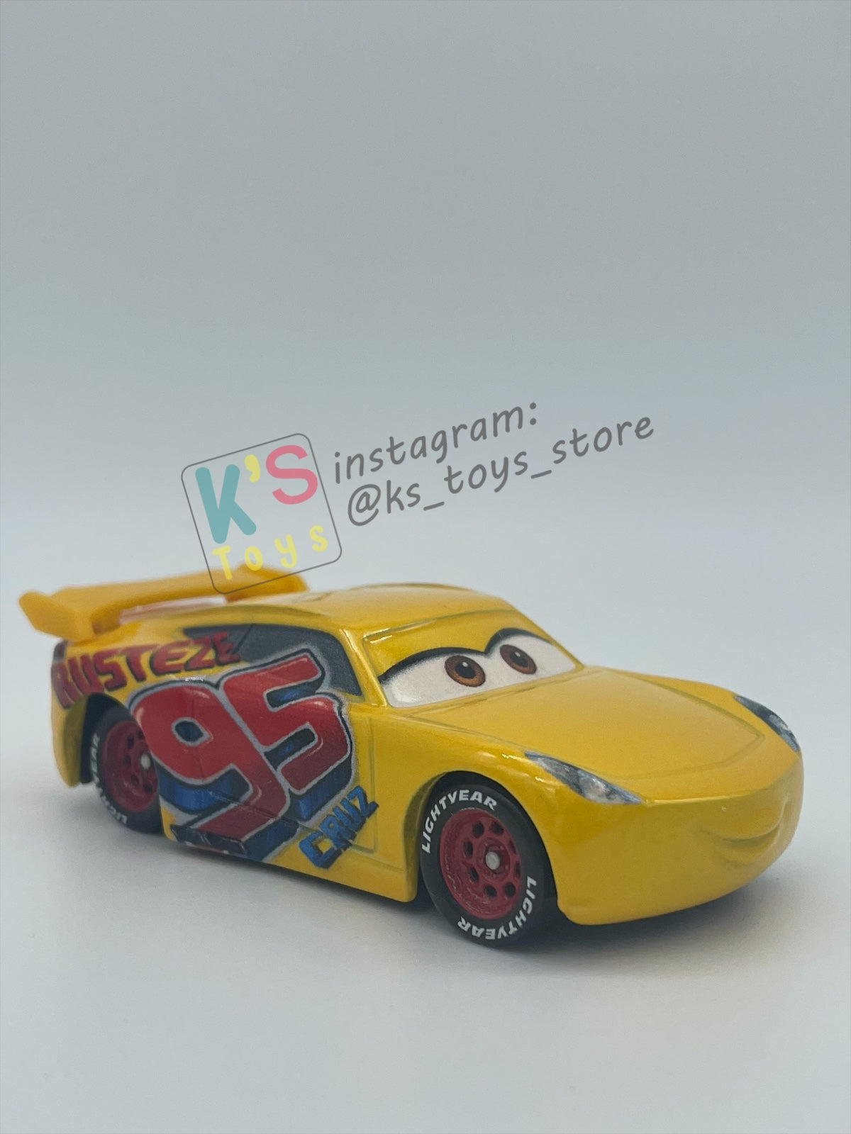 PRE-OWNED / LOOSE DISNEY PIXAR CARS BY MATTEL - "RUSTEZE CRUZ RAMIREZ" - CARS 3 SERIES - NEAR MINT CONDITION - READ DESCRIPTION!!!!!!!!!!!