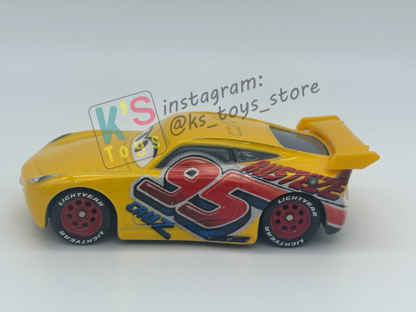 PRE-OWNED / LOOSE DISNEY PIXAR CARS BY MATTEL - "RUSTEZE CRUZ RAMIREZ" - CARS 3 SERIES - NEAR MINT CONDITION - READ DESCRIPTION!!!!!!!!!!!