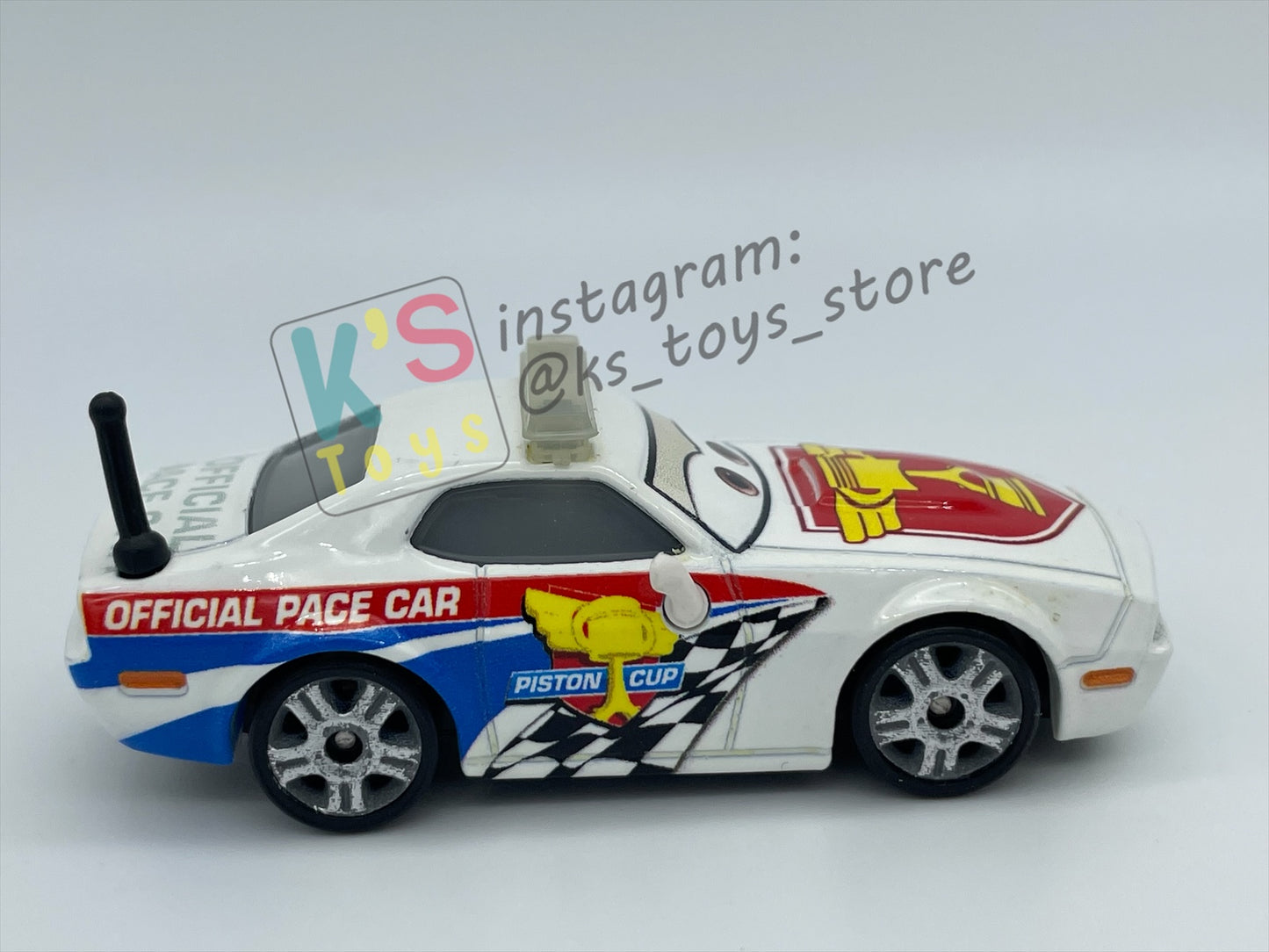 PRE-OWNED / LOOSE DISNEY PIXAR CARS BY MATTEL - "PAT TRAXSON" - CARS 3 SERIES - PLAYED WITH GOOD CONDITION - READ DESCRIPTION!!!!!!!!!!!