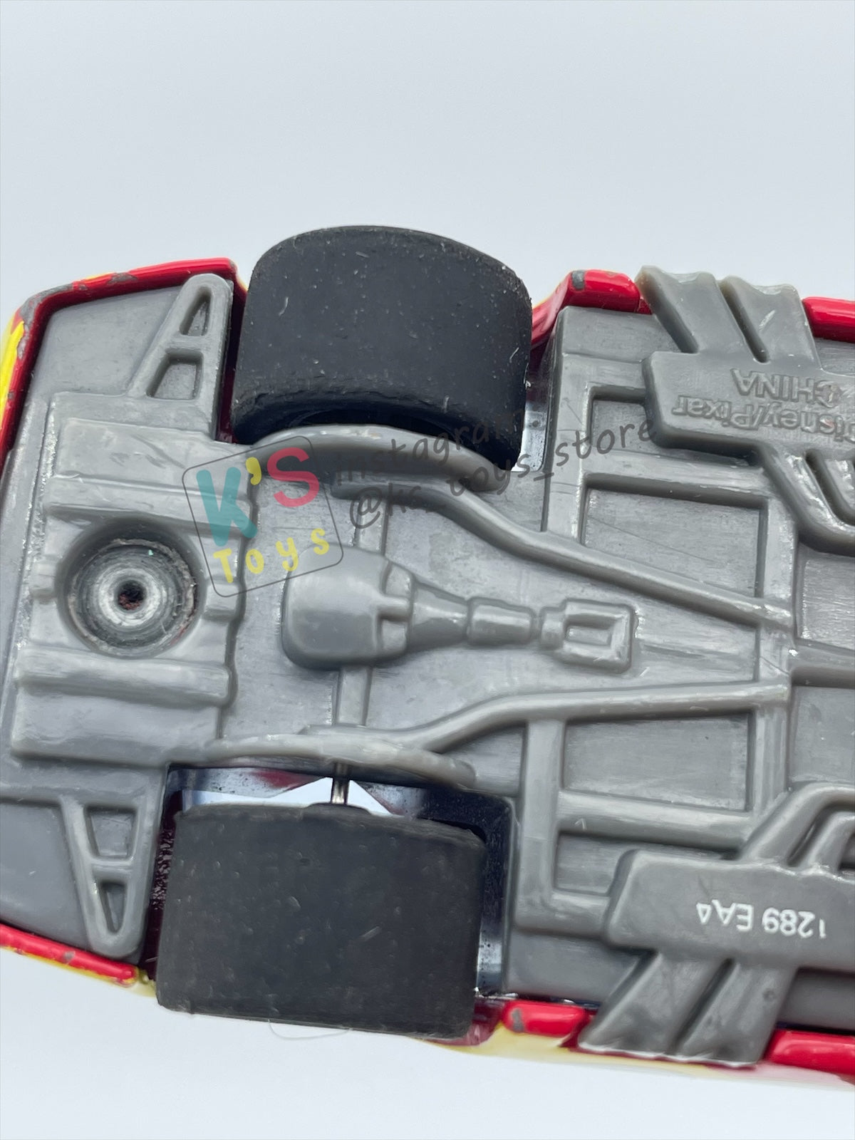 PRE-OWNED / LOOSE DISNEY PIXAR CARS BY MATTEL - "KEVING RACINGTIRE RUBBER TIRES" - PLAYED WITH CONDITION - READ DESCRIPTION!!!!!!!!!!!