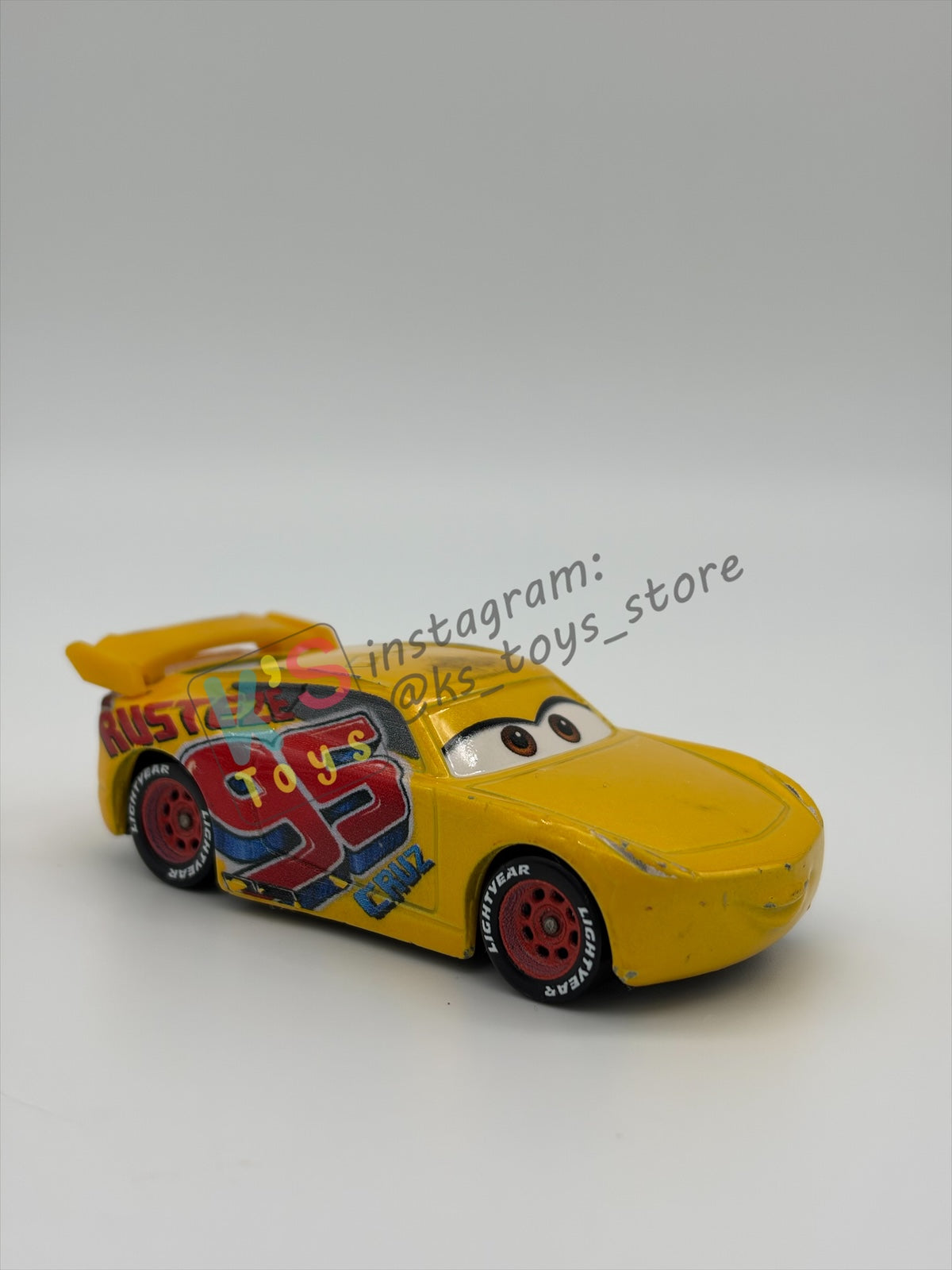 PRE-OWNED / LOOSE DISNEY PIXAR CARS BY MATTEL - "RUST-EZE CRUZ RAMIREZ" - CARS 3 FLORIDA 500 SERIES - PLAYED CONDITION - READ DESCRIPTION!!!!!!!!!!!