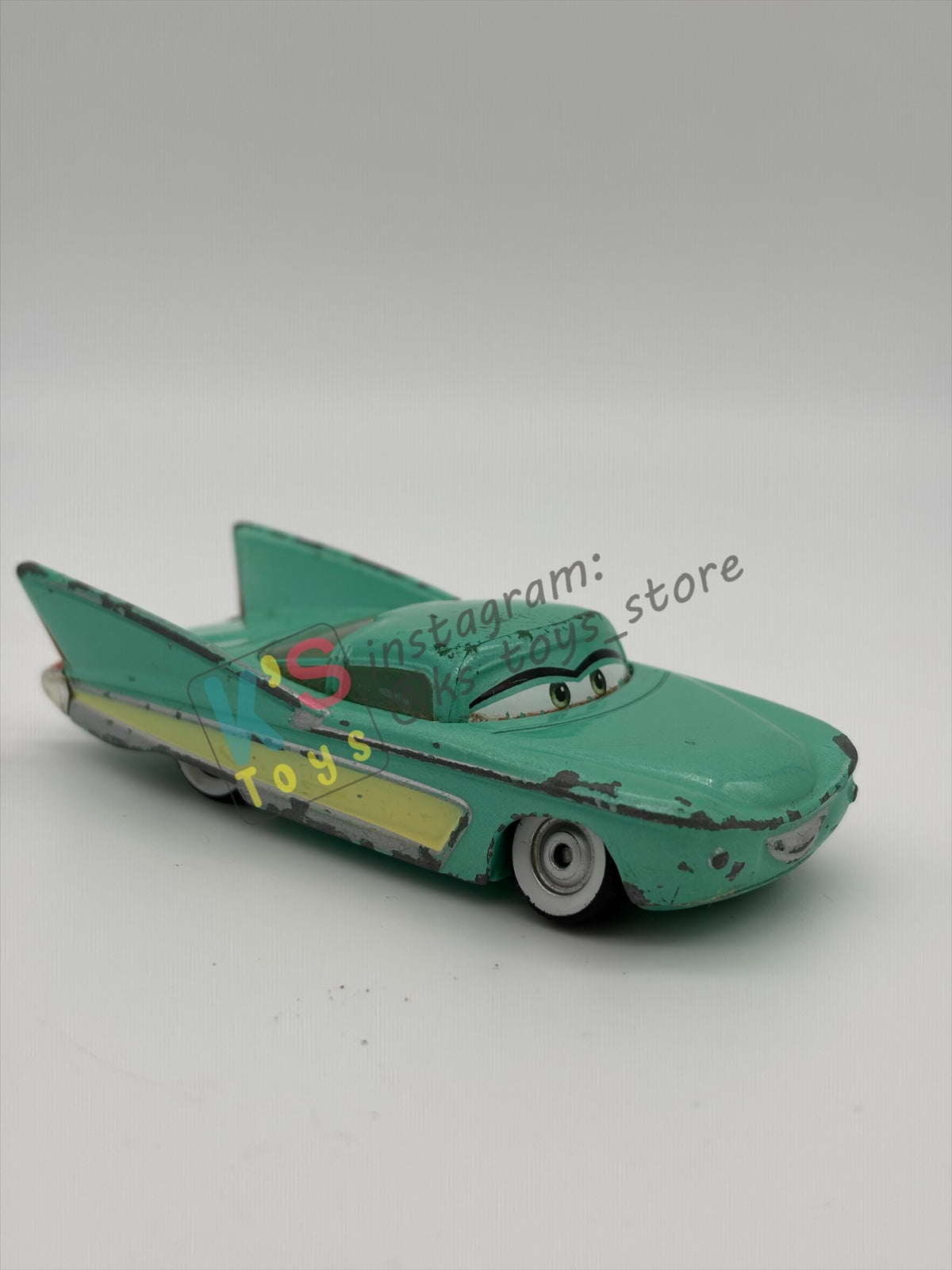FREE ITEM!! PRE-OWNED / LOOSE DISNEY PIXAR CARS - "FLO" WELL-PLAYED CONDITION