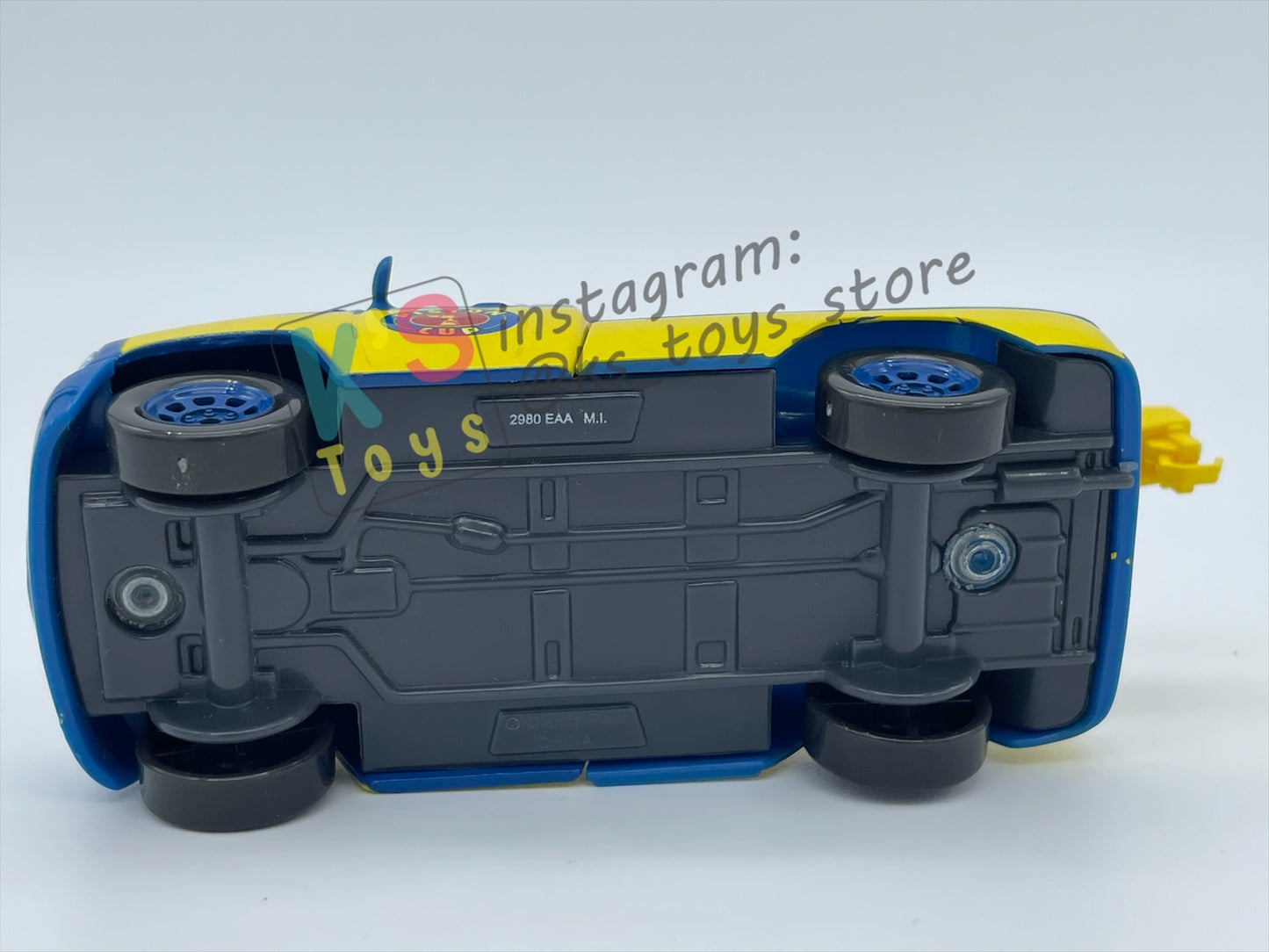 PRE-OWNED / LOOSE DISNEY PIXAR CARS - "RACE TOW TRUCK TOM" CARS SERIES - GOOD CONDITION