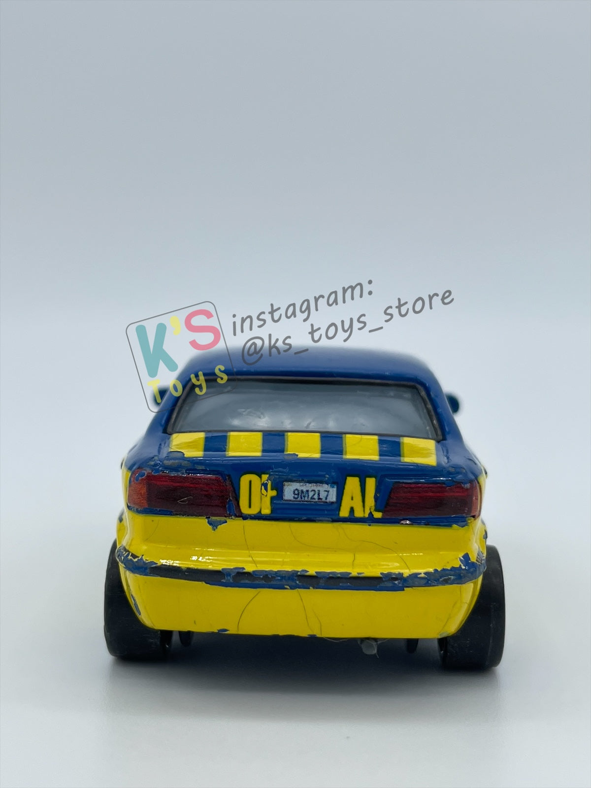 PRE-OWNED / LOOSE DISNEY PIXAR CARS - "RACE OFFICIAL TOM (LENTICULAR)" LENTICULAR SERIES - FAIR CONDITION