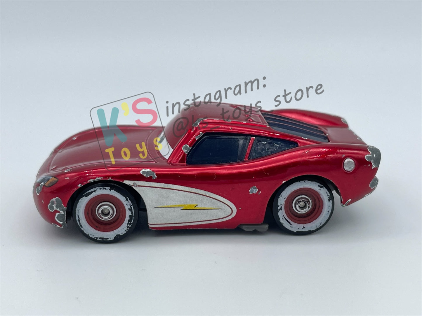 FREE ITEM!!!!! LOOSE DISNEY PIXAR CARS - "CRUISING LIGHTNING MCQUEEN" CARS SERIES - WELL LOVED/PLAYED CONDITION