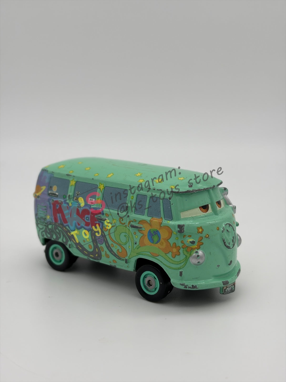 PRE-OWNED / LOOSE DISNEY PIXAR CARS BY MATTEL - "FILLMORE" - CARS SERIES - PLAYED CONDITION - READ DESCRIPTION!!!!!!!!!!!