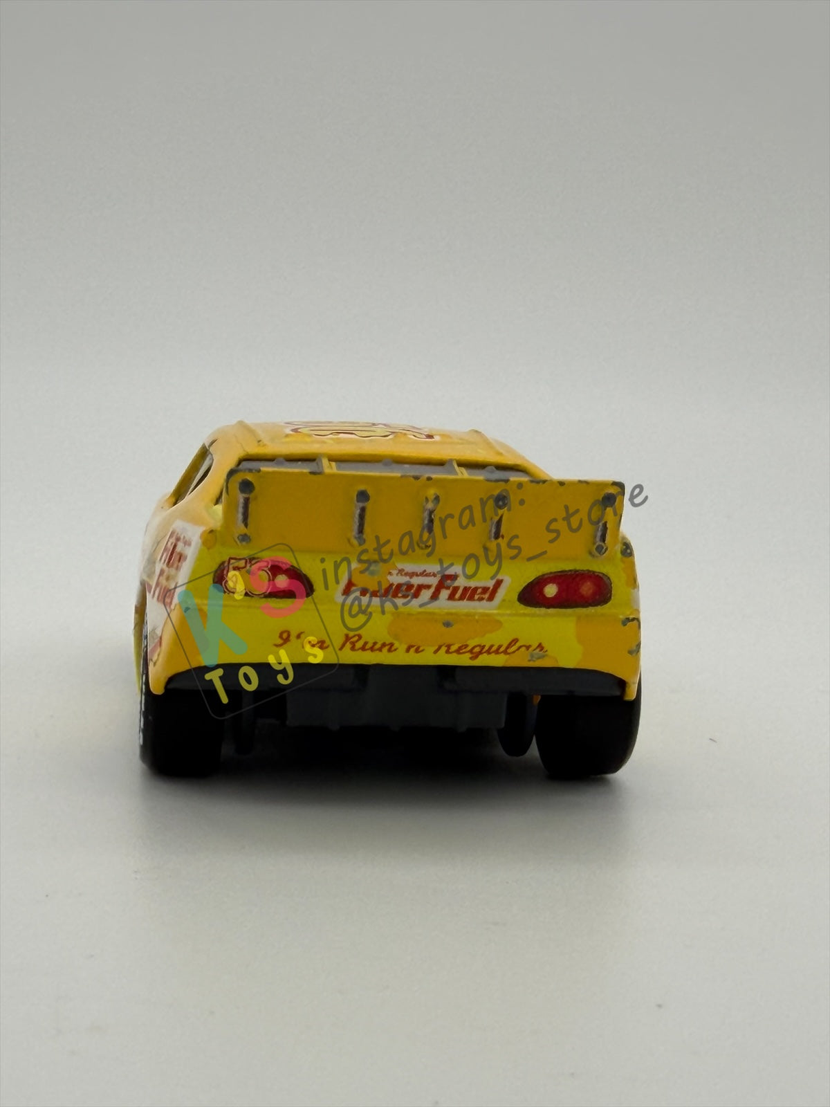 PRE-OWNED / LOOSE DISNEY PIXAR CARS BY MATTEL - "BRUSH CURBER" - CARS SERIES - PLAYED CONDITION - READ DESCRIPTION!!!!!!!!!!!