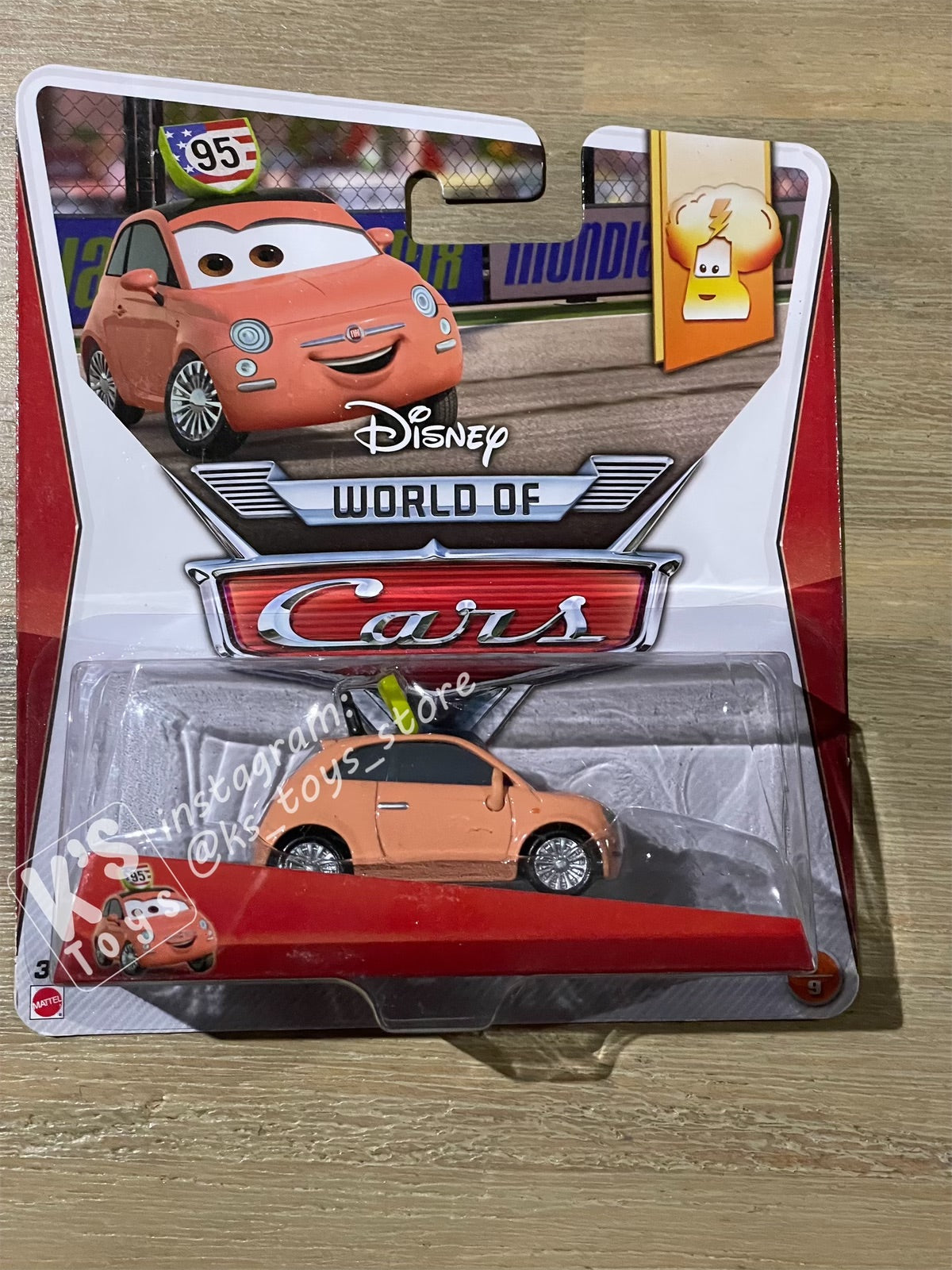 DISNEY PIXAR CARS "CARTNEY CARSPER" RACE FANS SERIES - BNIP