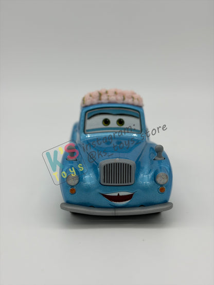 PRE-OWNED / LOOSE DISNEY PIXAR CARS 1:55 BY MATTEL - "MATO" CARS ON THE ROAD GETTIN' HITCHED - MINT CONDITION