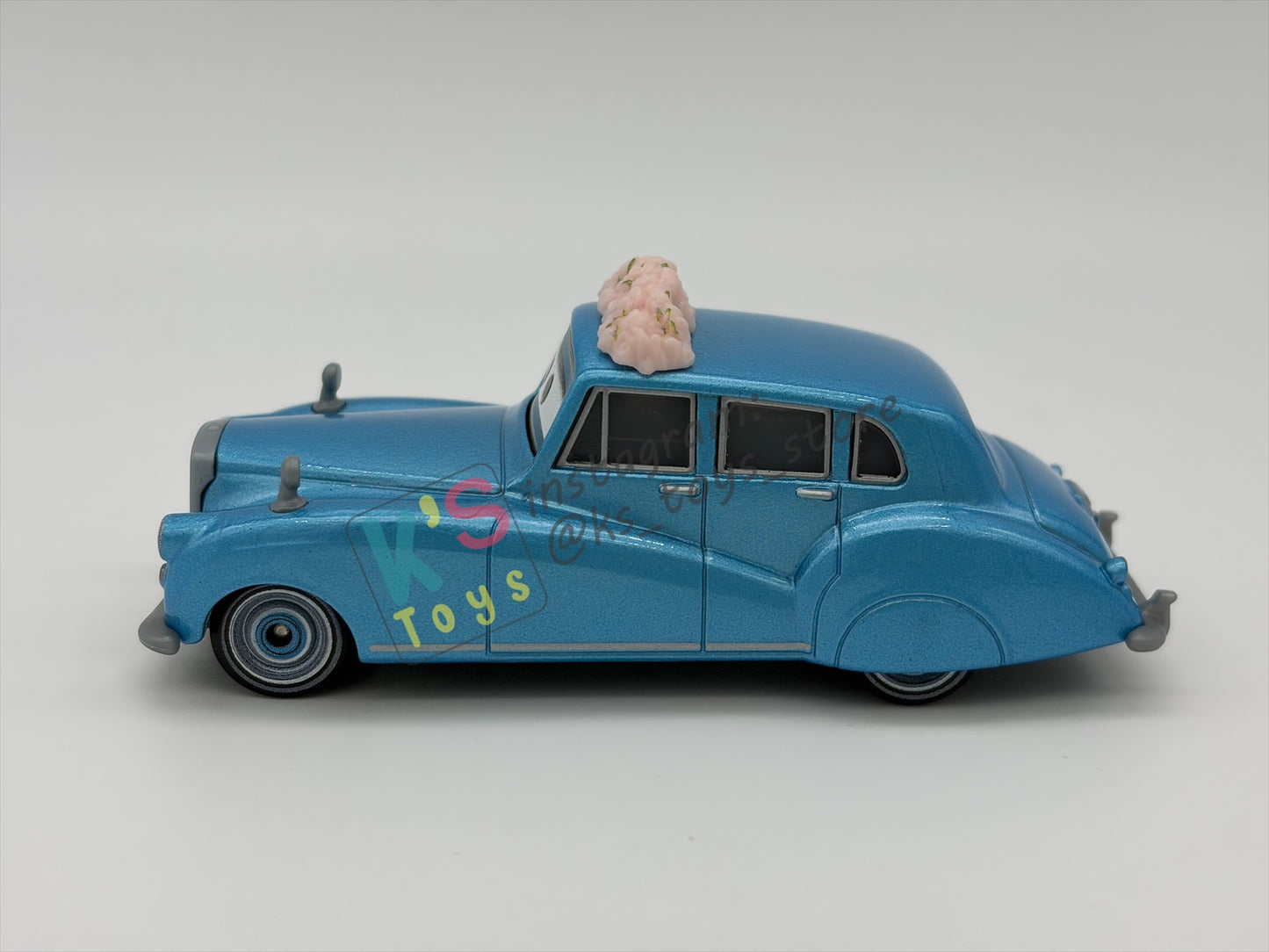 PRE-OWNED / LOOSE DISNEY PIXAR CARS 1:55 BY MATTEL - "MATO" CARS ON THE ROAD GETTIN' HITCHED - MINT CONDITION