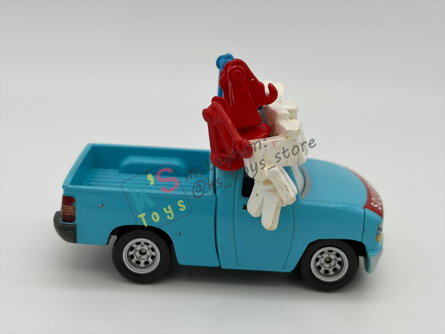PRE-OWNED / LOOSE DISNEY PIXAR CARS 1:55 BY MATTEL - "BUCK THE TOOTH VENDOR" MATER THE GREATER SERIES - GOOD CONDITION