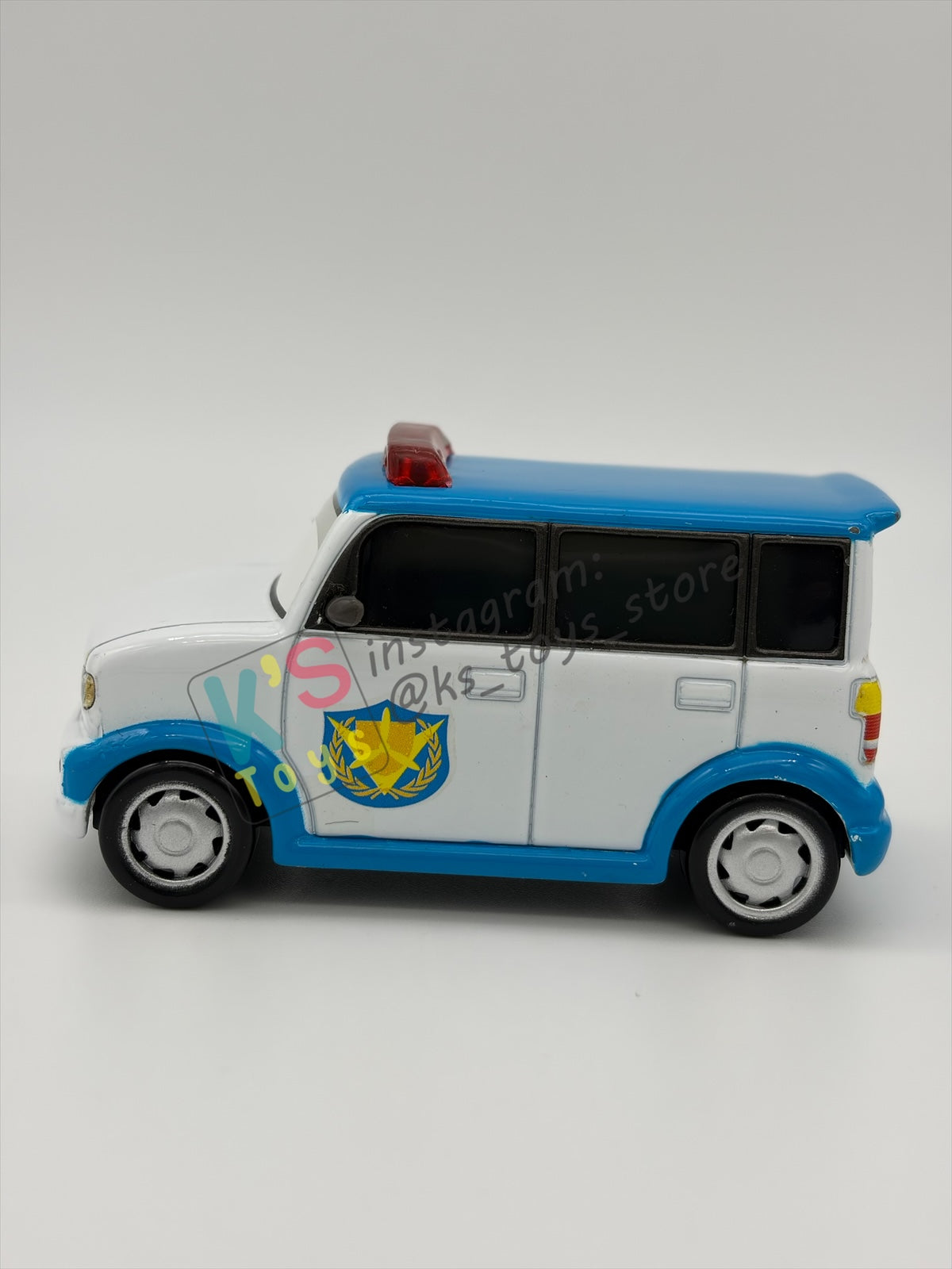 PRE-OWNED / LOOSE DISNEY PIXAR CARS - "OFFICER MURAKAMI" CARS 2 SERIES - NEAR MINT CONDITION - READ DESCRIPTION!!!!!!!!!!