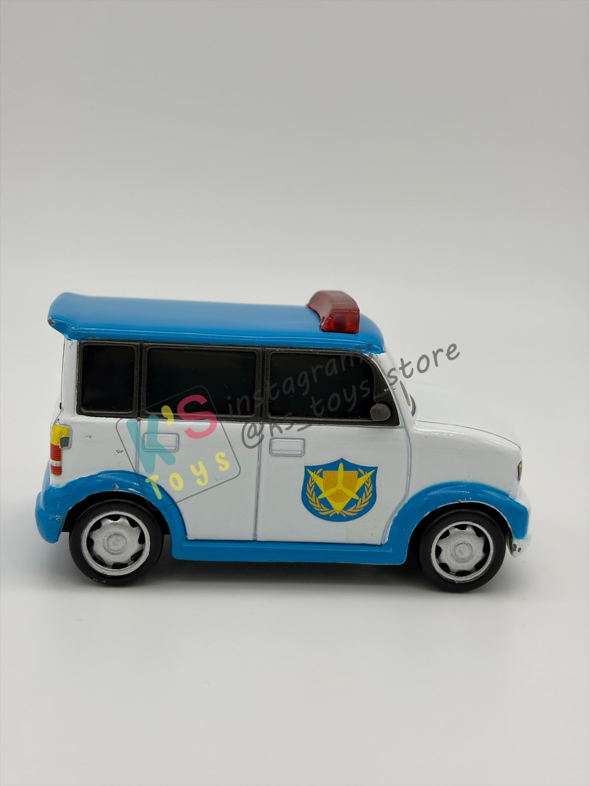 PRE-OWNED / LOOSE DISNEY PIXAR CARS - "OFFICER MURAKAMI" CARS 2 SERIES - NEAR MINT CONDITION - READ DESCRIPTION!!!!!!!!!!