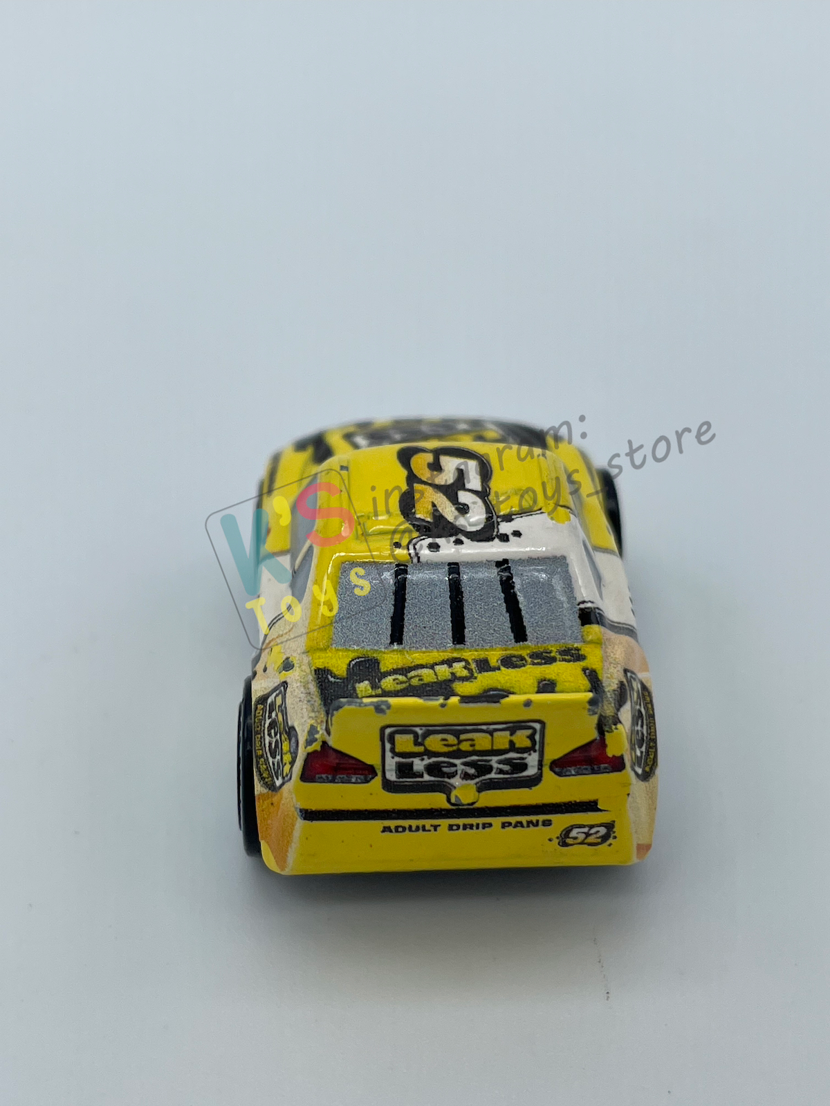 Loose Mini Racers Pixar Disney Cars, BRIAN SPARK (CLAUDE SCRUGGS) - Played in Good Condition