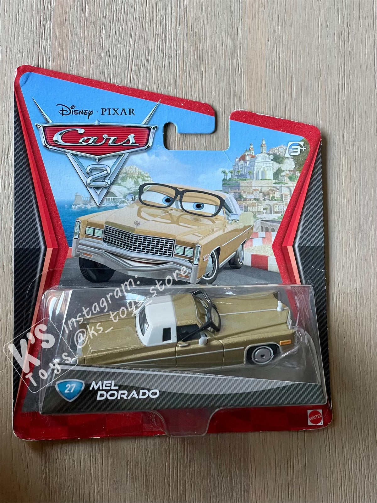 DISNEY PIXAR CARS "MEL DORADO #27" CARS 2 - BNIP