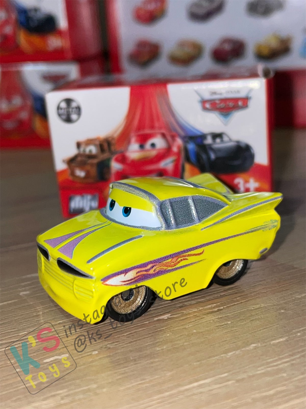 Mini Racers Pixar Disney Cars, 2022 Series 1 #05 YELLOW RAMONE