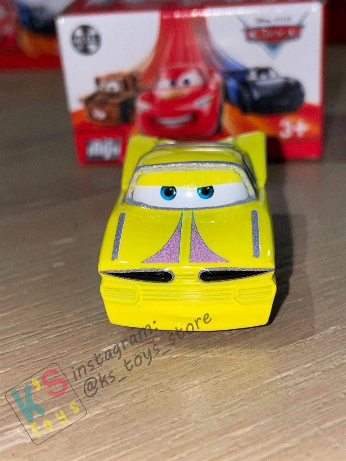 Mini Racers Pixar Disney Cars, 2022 Series 1 #05 YELLOW RAMONE